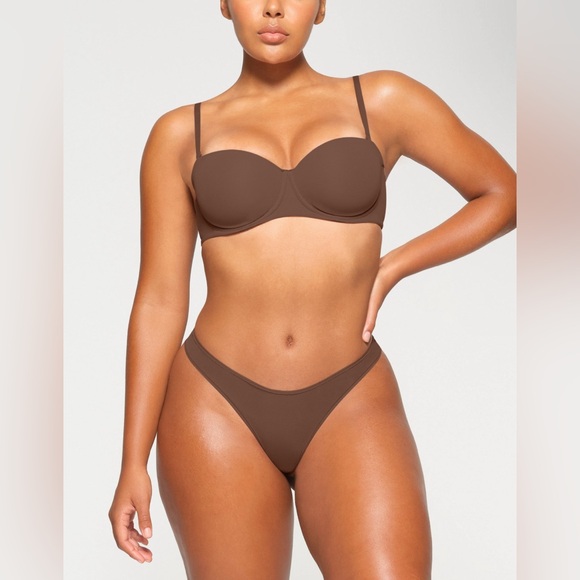 SKIMS Fits Everybody Strapless Bra, Color: Jasper, Size: 32C - Picture 2 of 7